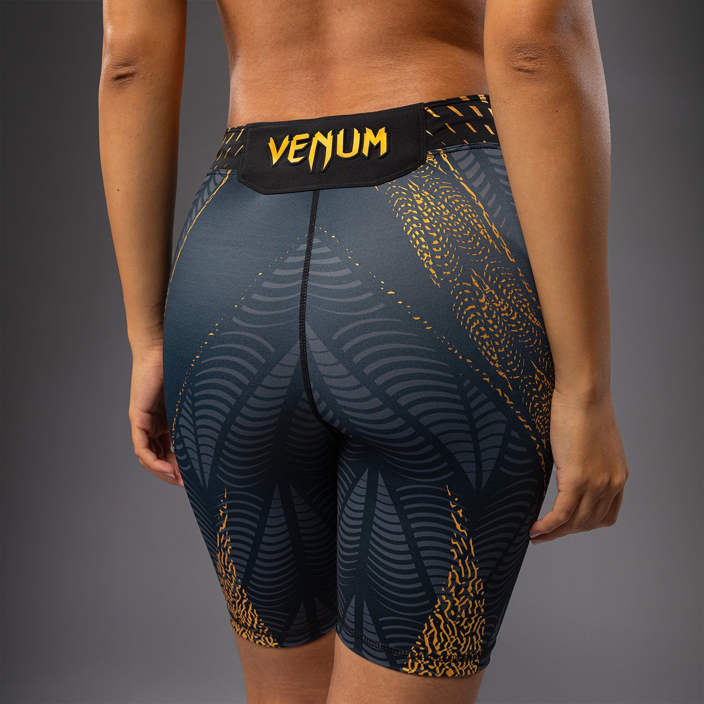 UFC Zenith by Venum Authentic Fight Night Pantaloncini Vale Tudo Fit lungo Donna Personalizzato - Champion