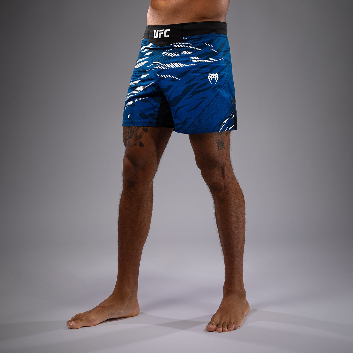 UFC Fusion by Venum Authentic Fight Night Shorts da Lotta per Uomo - Fit Corto - Blu