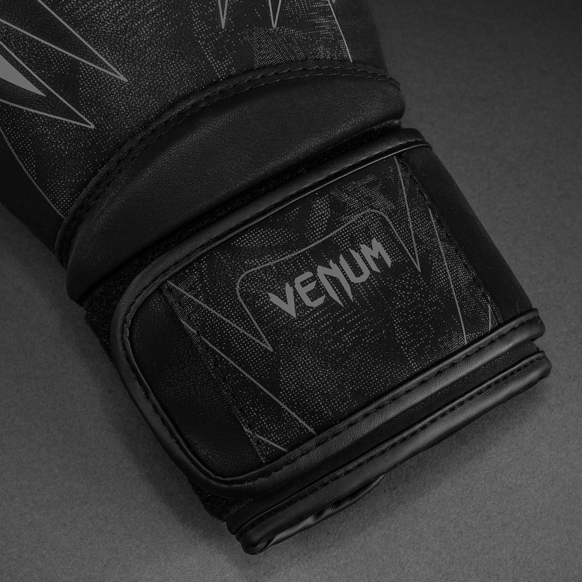 Venum Impact Amazonia Reborn Guantoni da boxe Impact - Nero/Grigio