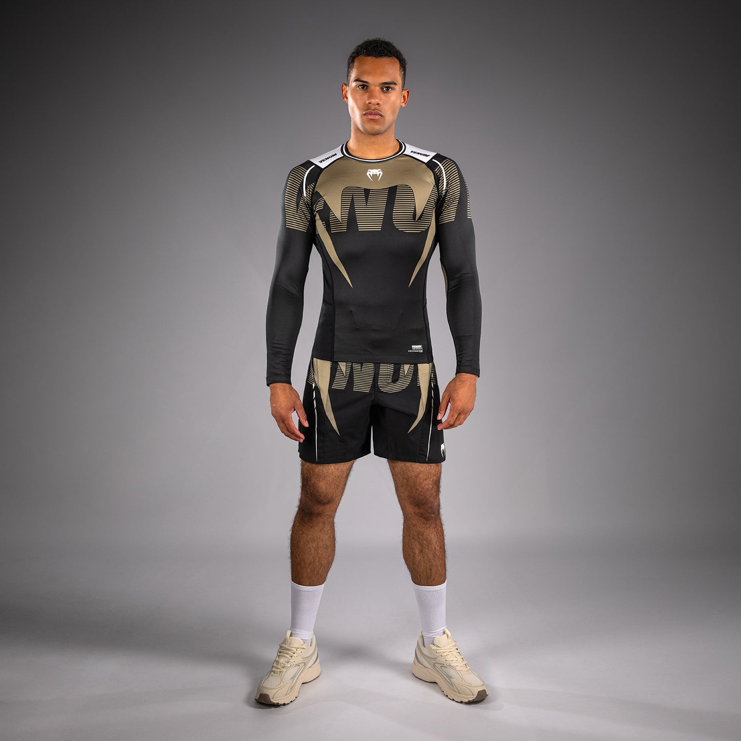 Venum Adrenaline Rashguard a manica lunga – Nero/Sabbia