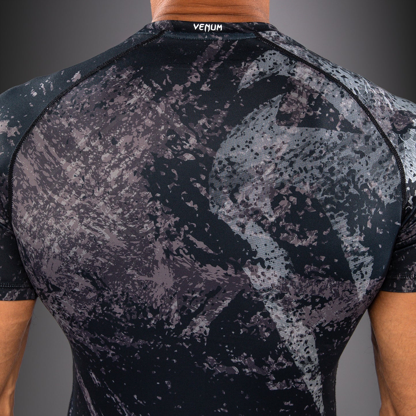 Venum Rage & Workout Rashguard a Maniche Corte - Nero/Grigio