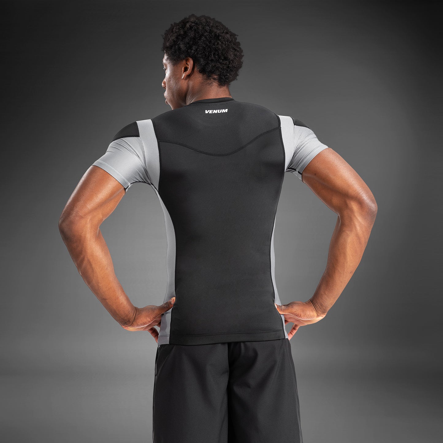 Venum Tempest Rashguard a maniche corte - Nero/Grigio