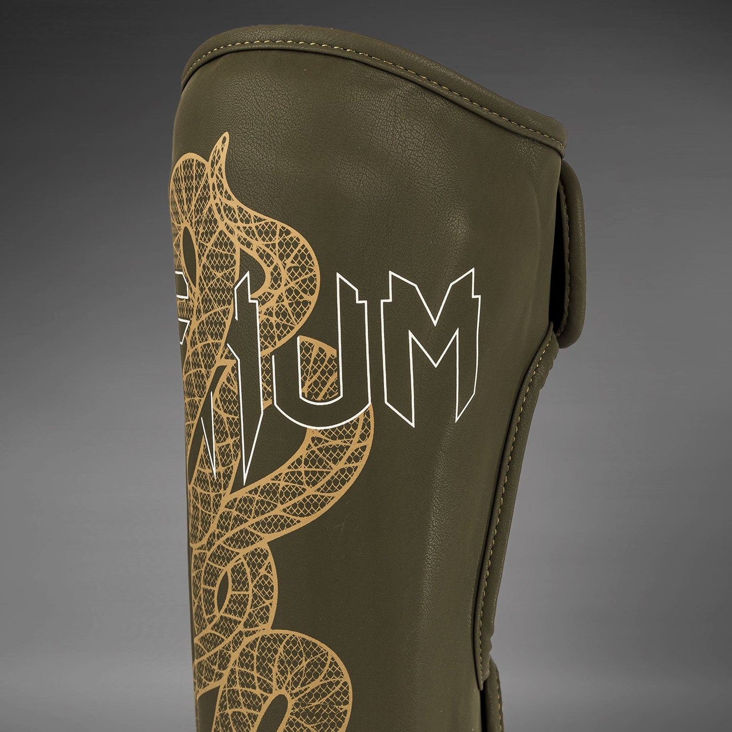 Venum Serpenti Paratibie – Kaki/Bronzo/Avorio