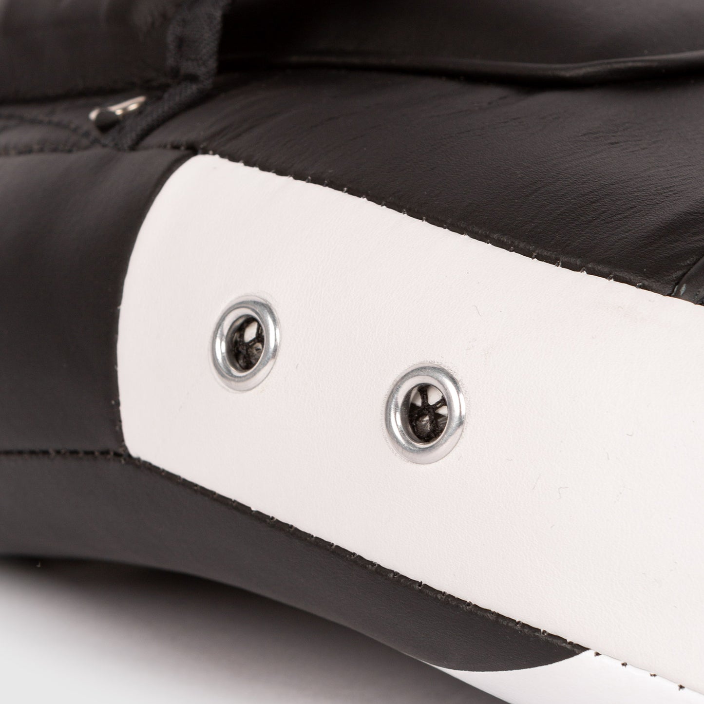 Venum Kick Boxing Gear 2.0 Microfibra Zampe Piccole - Nero/Bianco