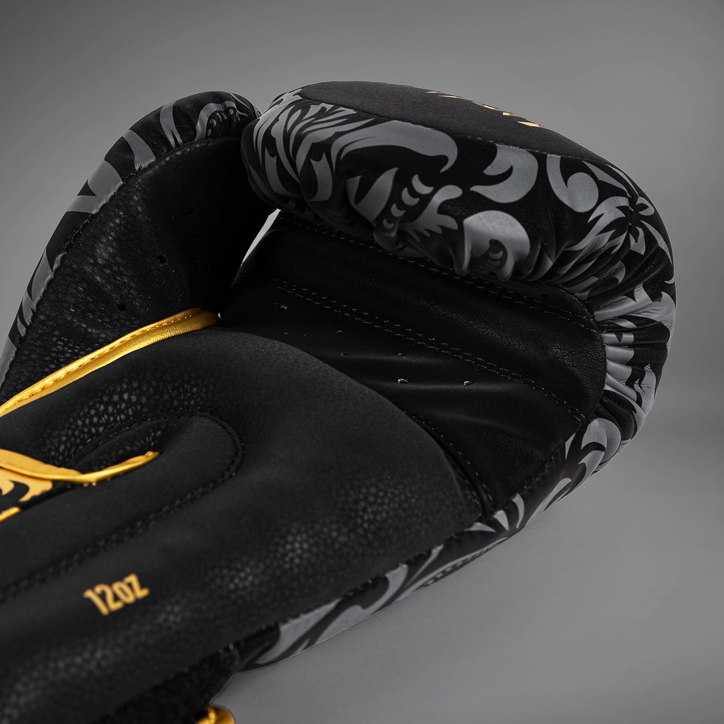 Venum x Topuria Unmatched Edition Guanti da Boxe - Nero/Oro