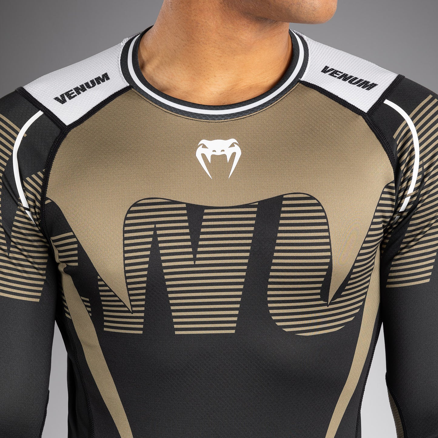 Venum Adrenaline Rashguard a manica lunga – Nero/Sabbia