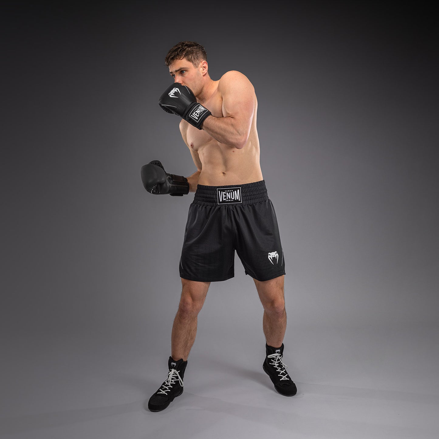 Venum Stealth Pantaloncini da Boxe – Nero/Bianco