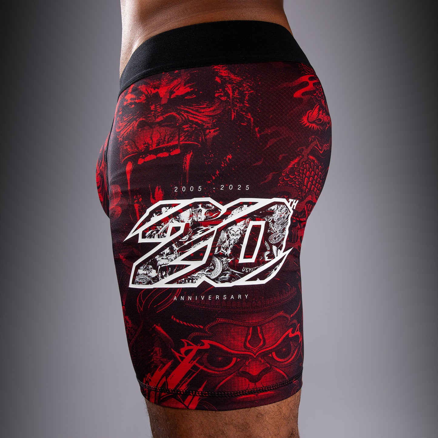 Venum 20th Anniversary Pantaloncini a Compressione - Nero/Rosso