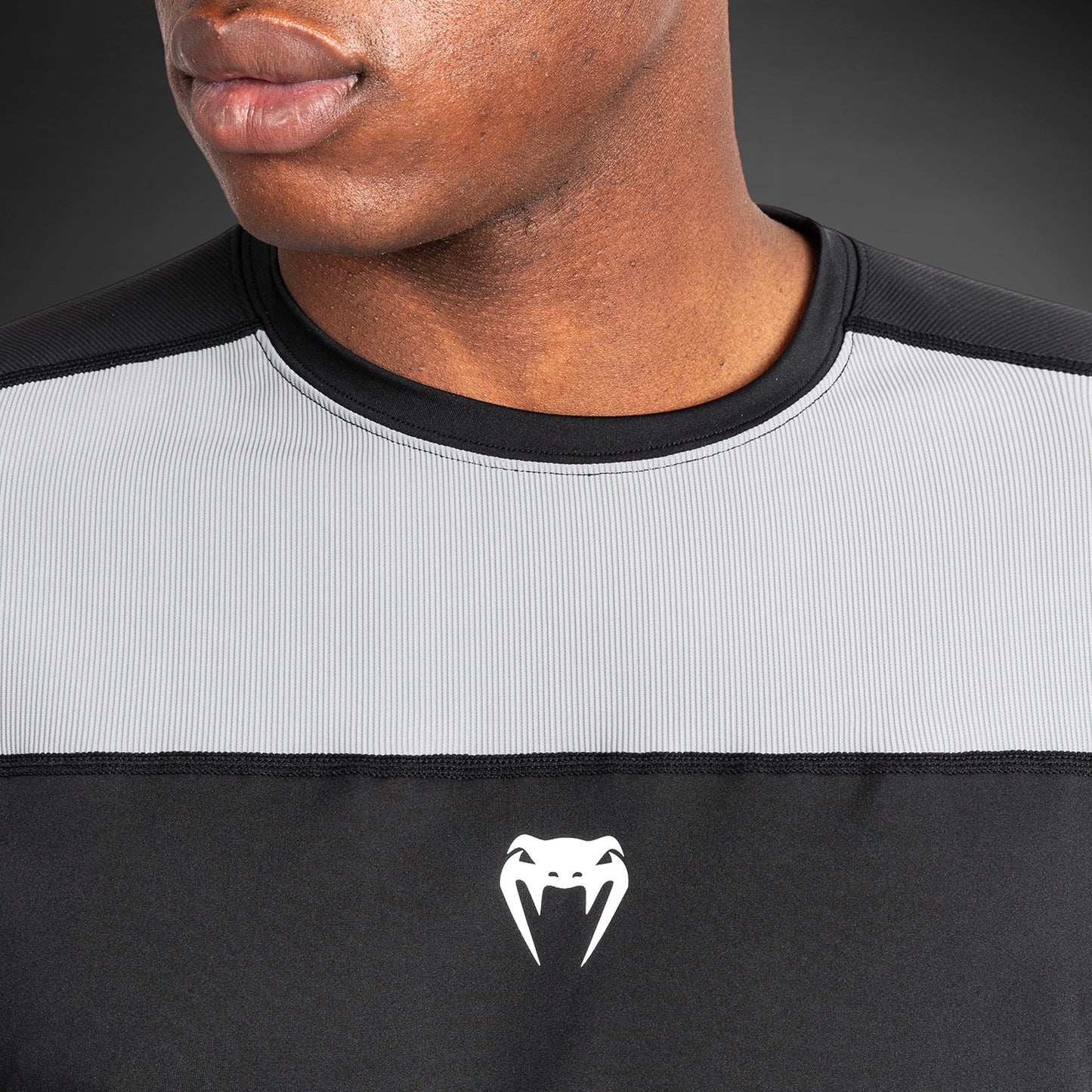 Venum Tempest Maglietta Uomo Dry-Tech - Nero/Grigio