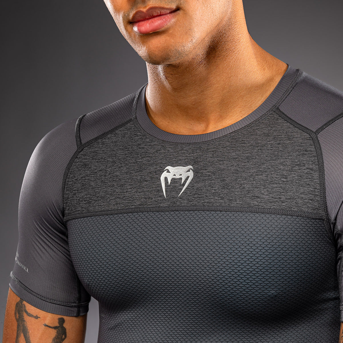 Venum G-Fit Scale Rashguard a maniche corte - Grigio