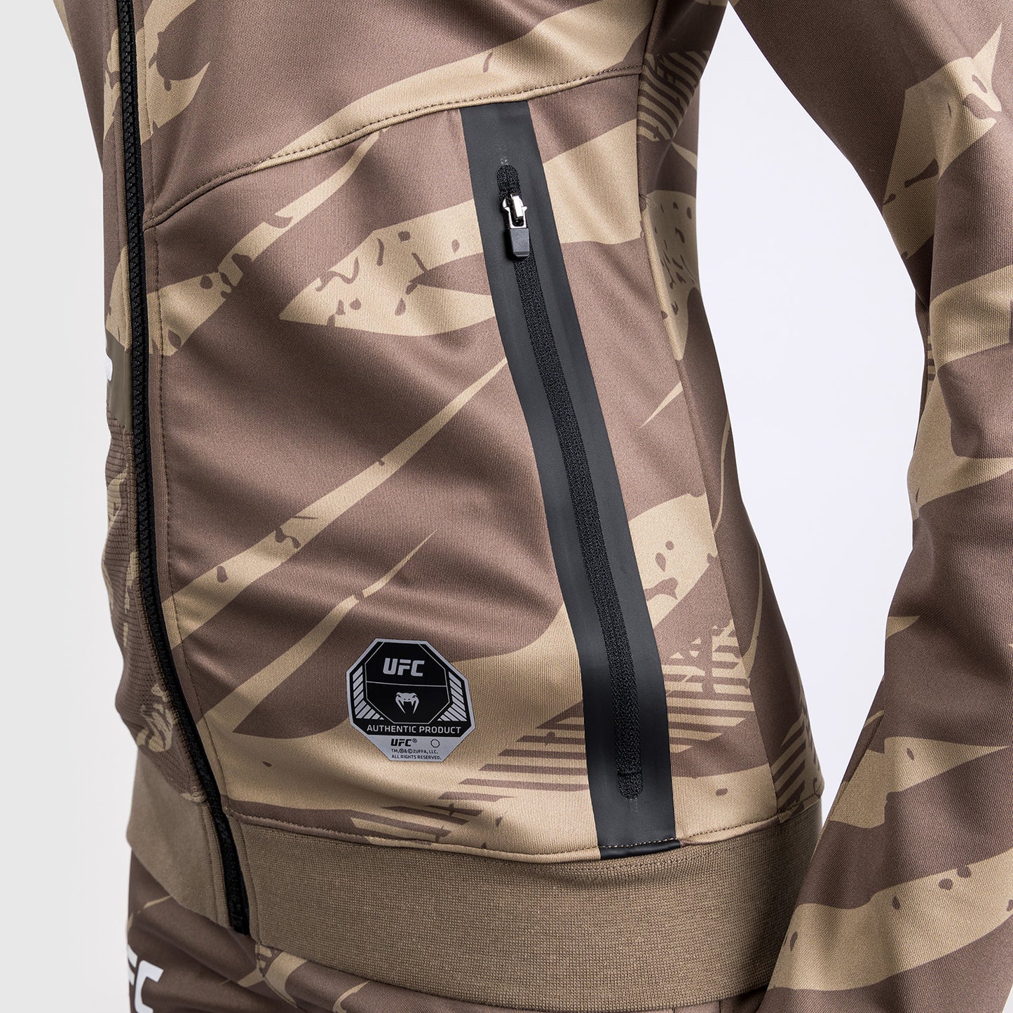 UFC Adrenaline by Venum Fight Week Felpa Con Cappuccio e zip da Donna - Desert Camo