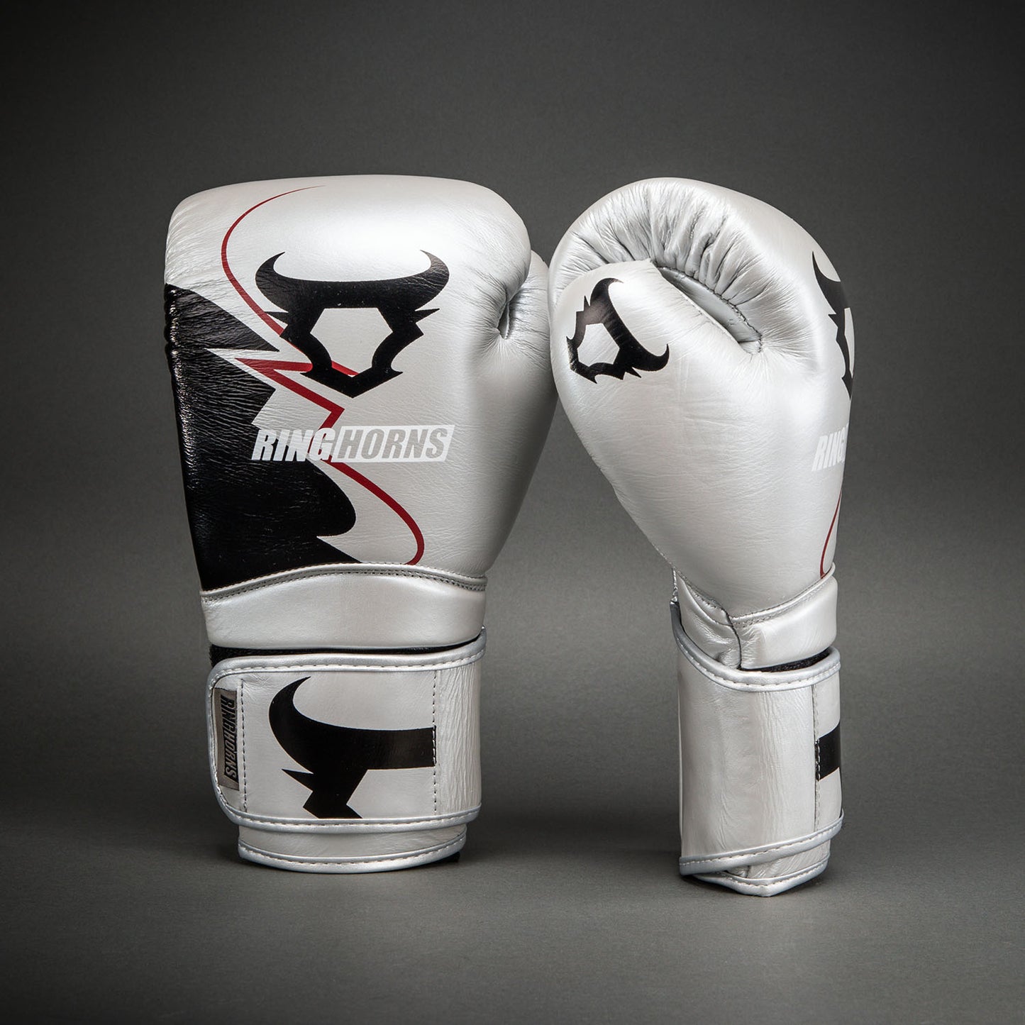 Ringhorns Charger by Venum Guantoni da boxe – Argento/Nero