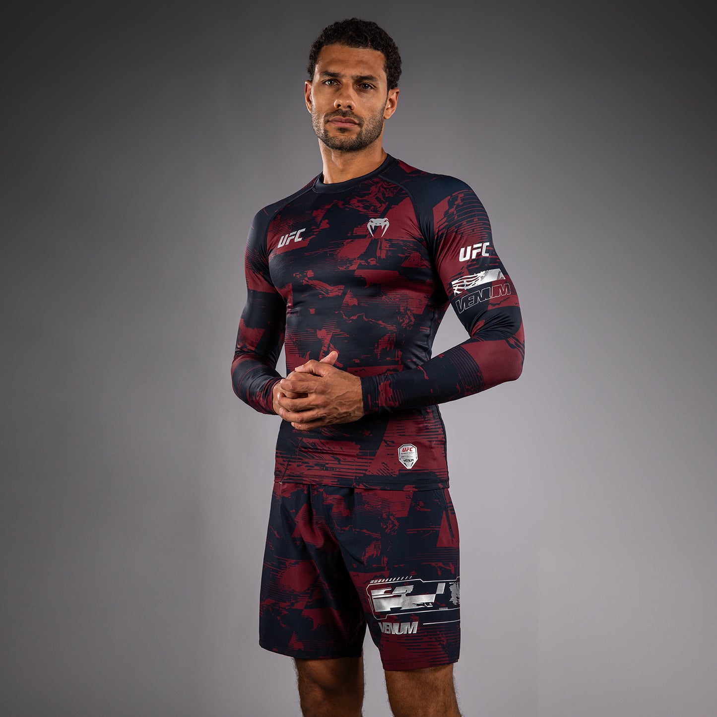 UFC Zenith by Venum Authentic Fight Week Rashguard maniche lunghe Performance Uomo - Blu navy/Bordeaux/Argento