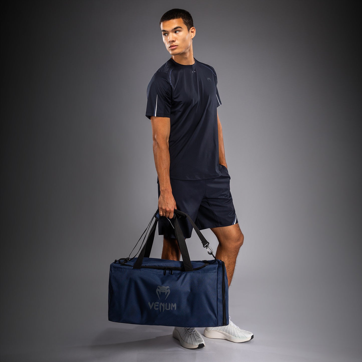 Venum Essential Borsa Sportiva (61 L) - Blu Navy