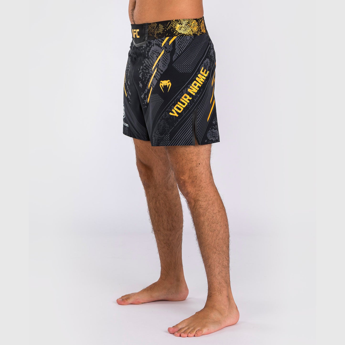 Pantaloncini da combattimento UFC Adrenaline by Venum personalizzati Authentic Fight Night Uomo - Short Fit - Nero/Oro