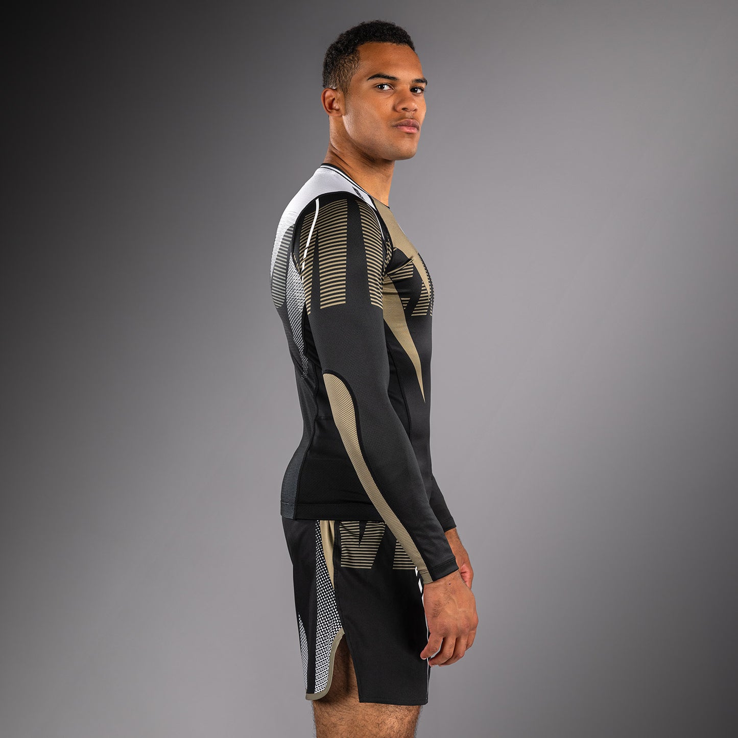 Venum Adrenaline Rashguard a manica lunga – Nero/Sabbia