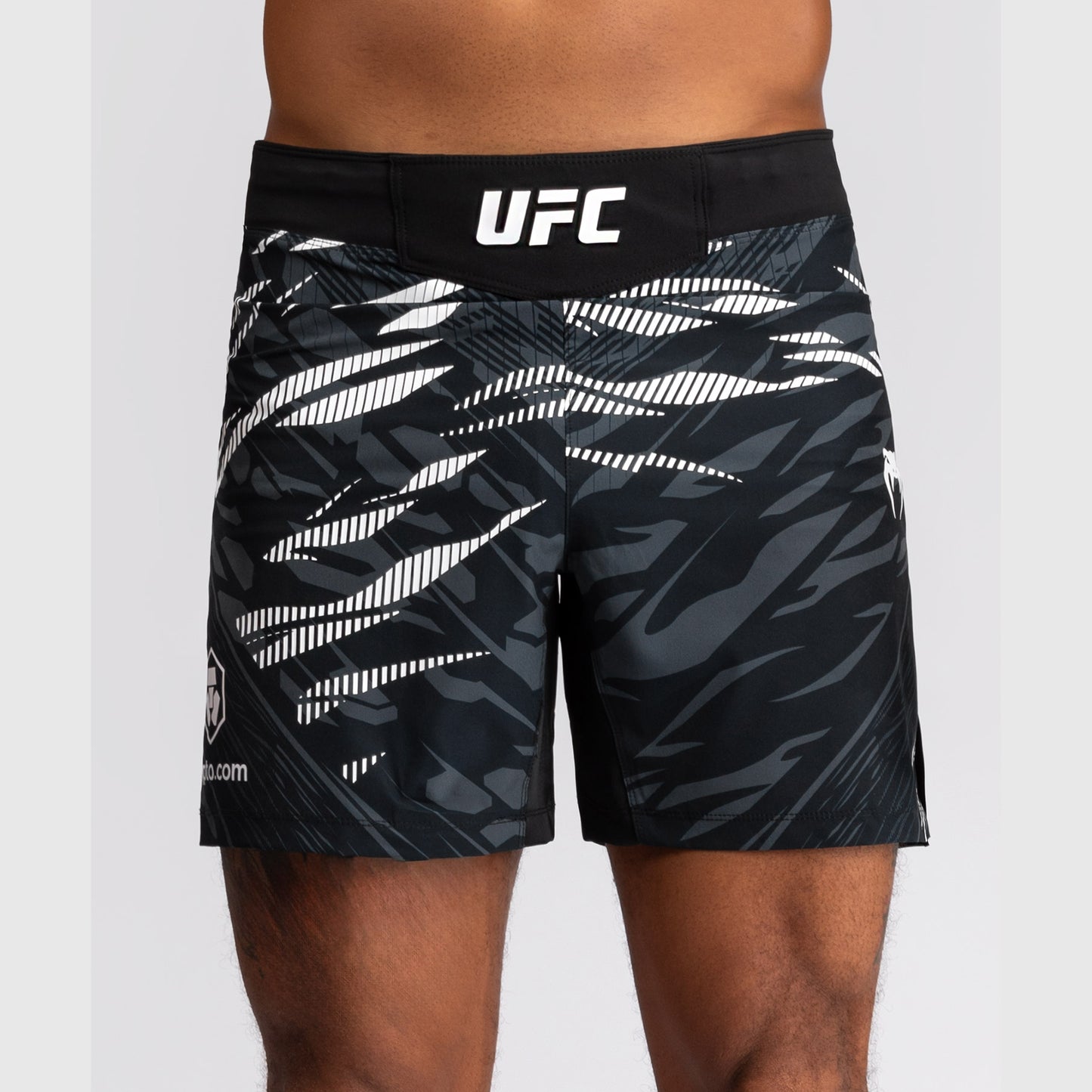 UFC Fusion by Venum Personalizzati Authentic Fight Night Shorts da Lotta per Uomo - Fit Corto - Nero