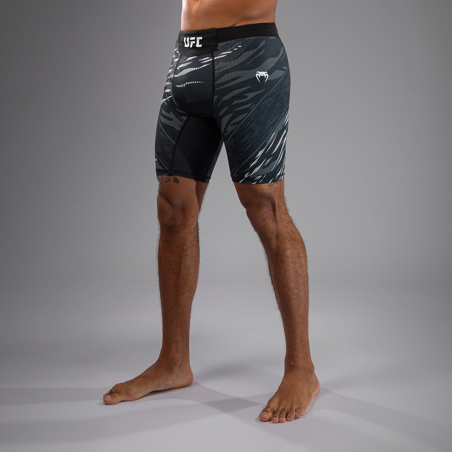 UFC Fusion by Venum Personalizzati Authentic Fight Night Vale Tudo Shorts per Uomo - Nero