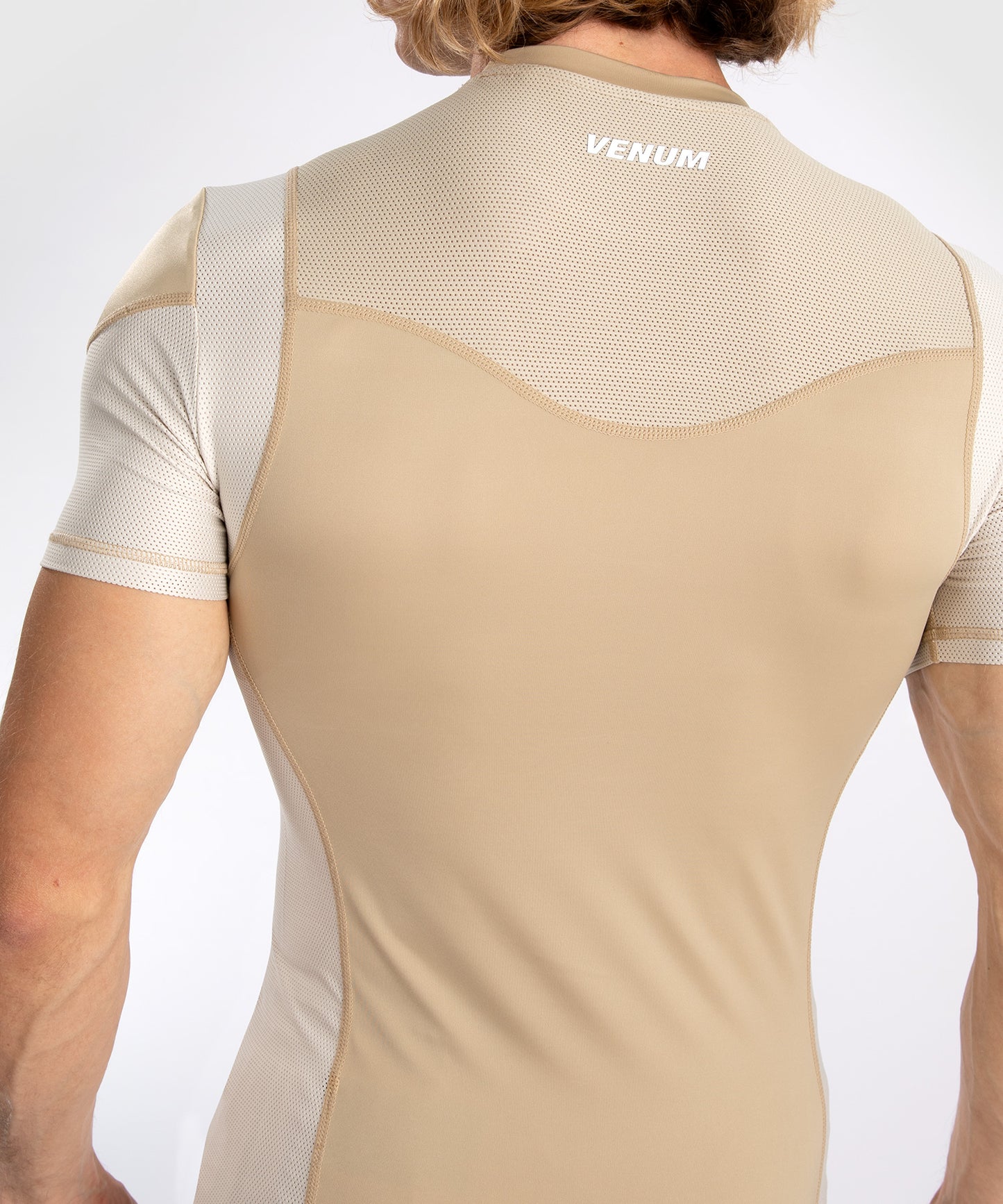 Venum Tempest Rashguard a Maniche Corte per Uomo - Beige/Sabbia