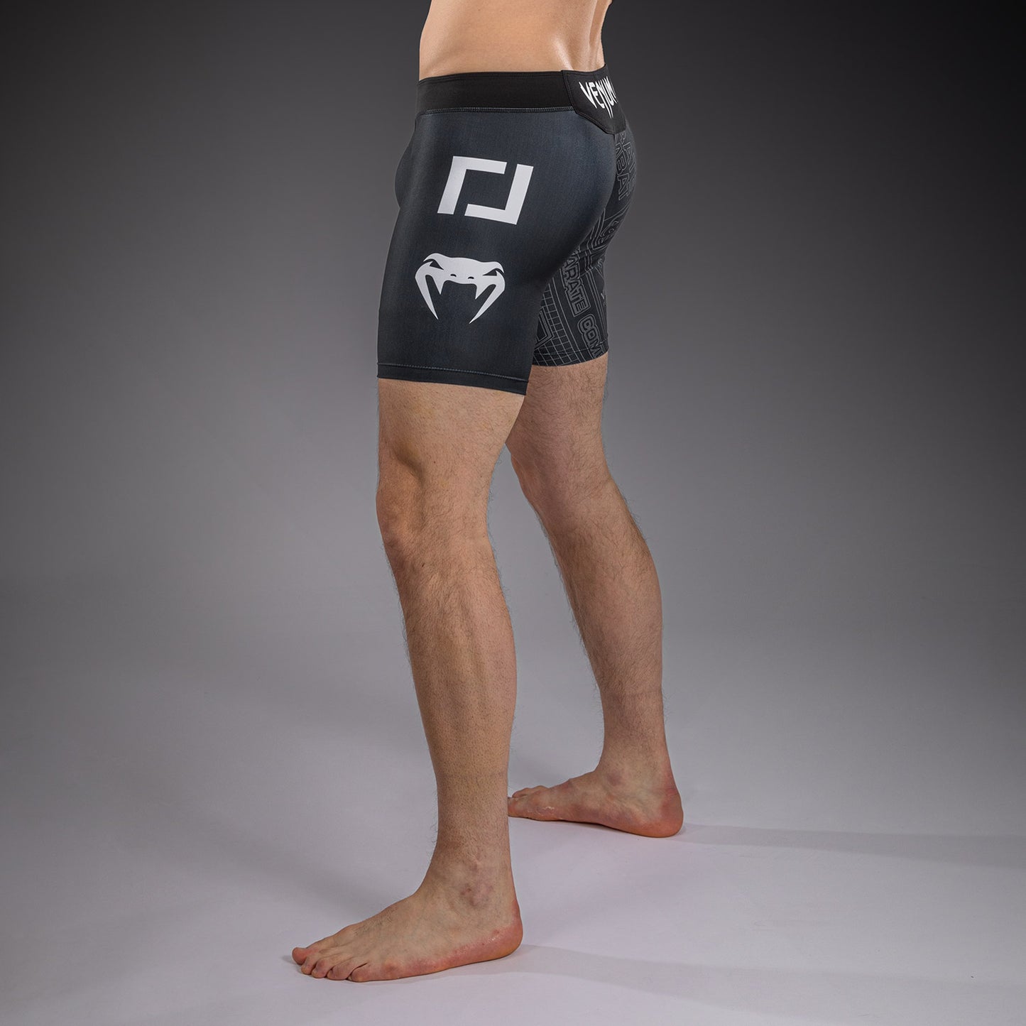 Karate Combat by Venum Pantaloncini a Compressione – Nero/Grigio