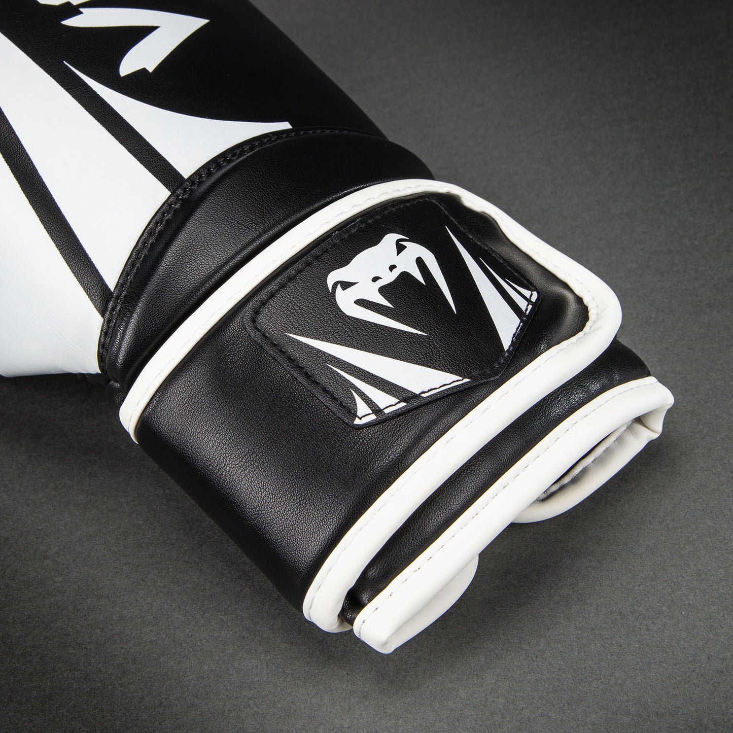 Venum Challenger 2.5 Guantoni da Boxe – Nero/Bianco