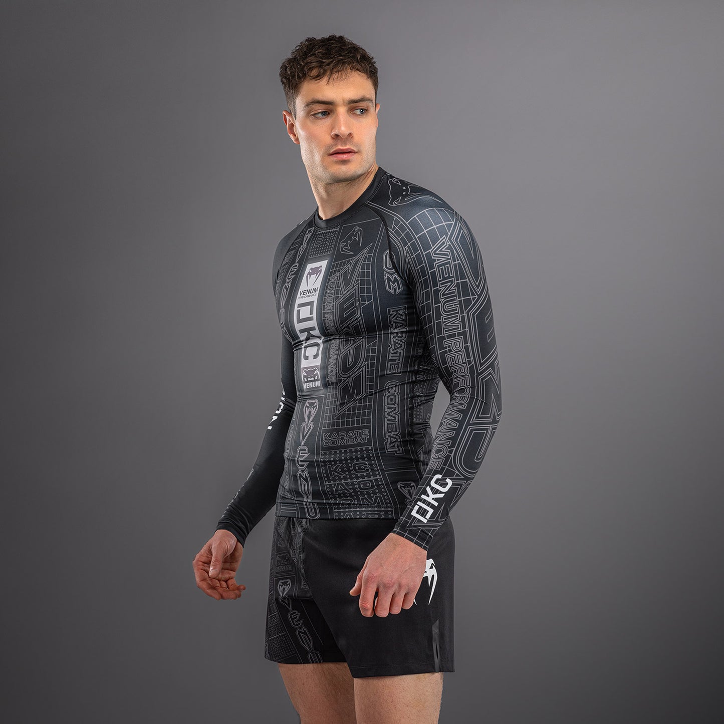 Karate Combat by Venum Rashguard a Maniche Lunghe – Nero/Grigio