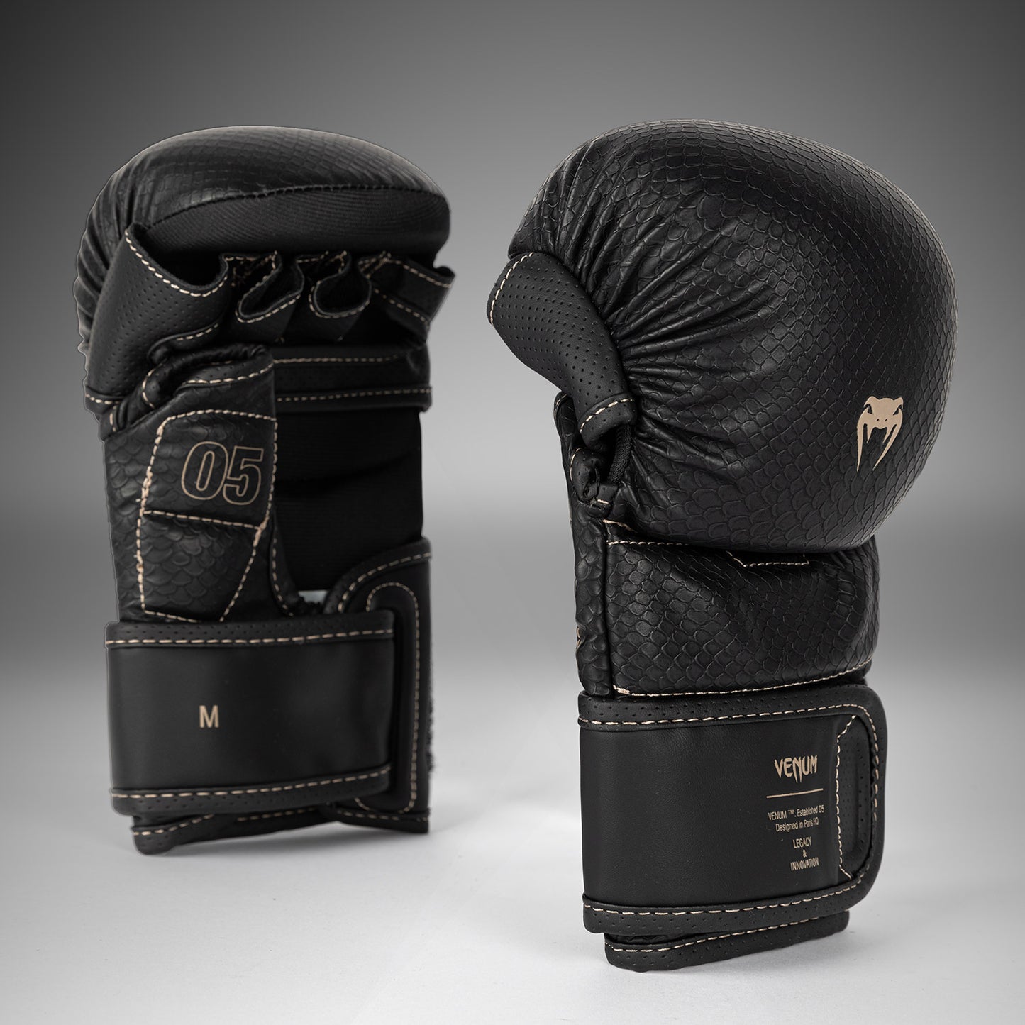 Venum Impact Evo Scales Guanti da MMA per Allenamento – Nero
