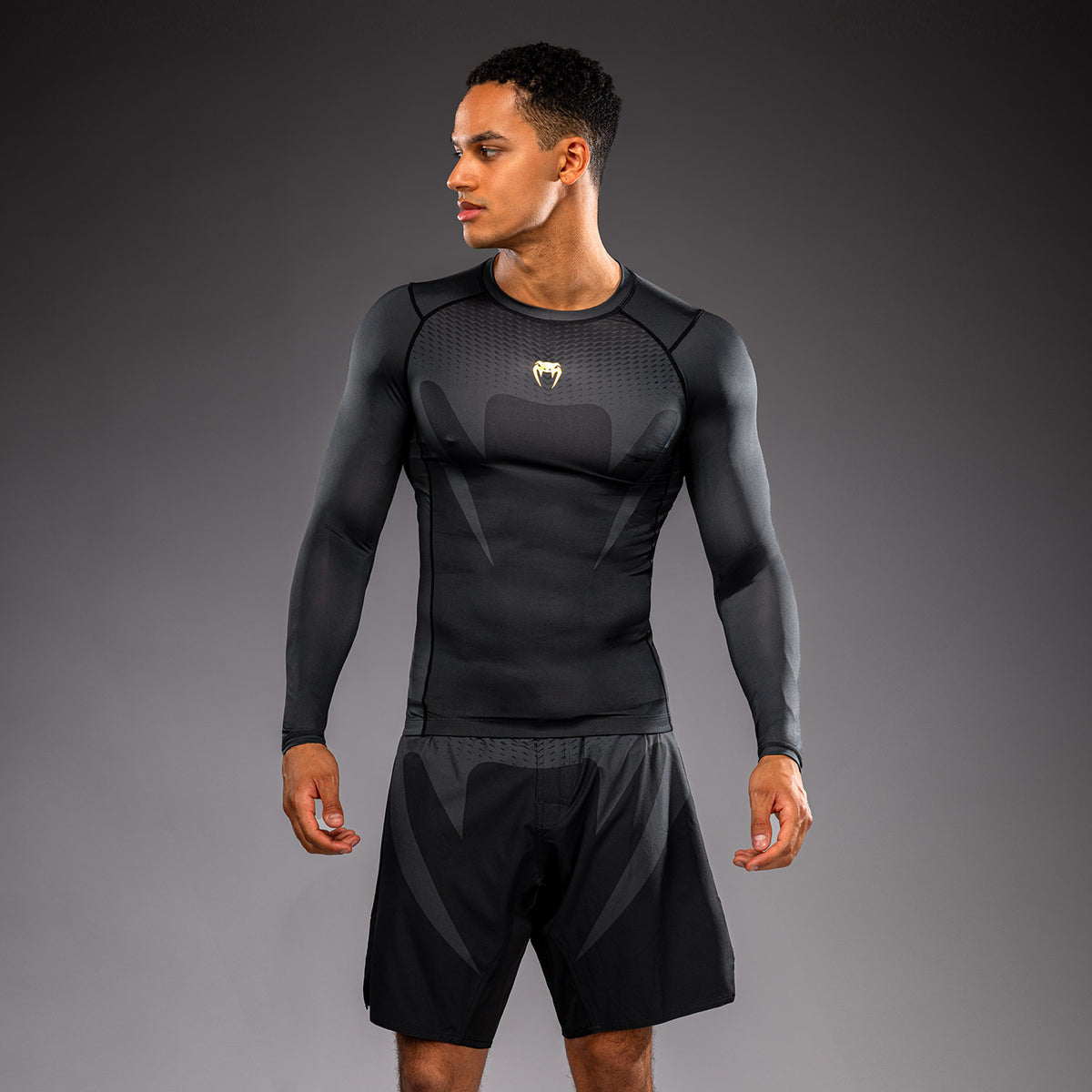 Venum Attack Rashguard a maniche lunghe - Nero/Oro