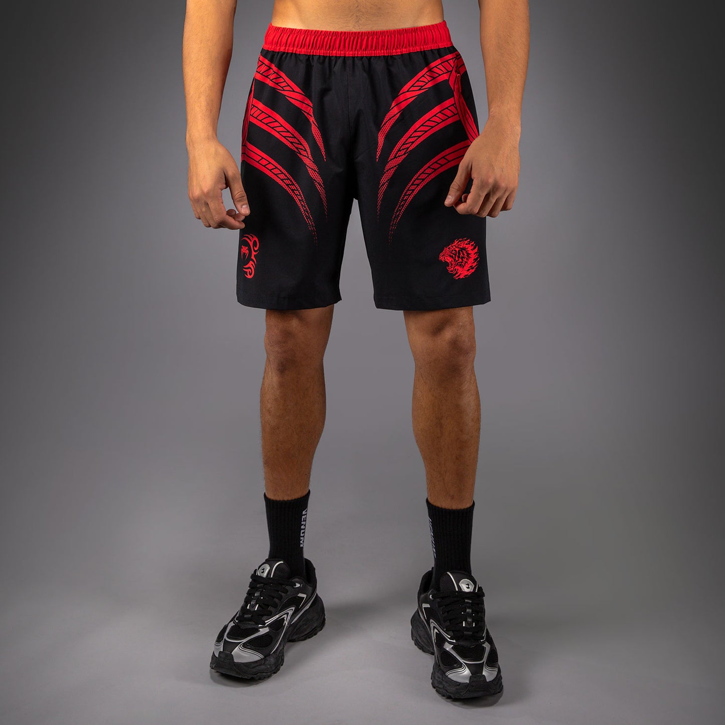 Venum x Mike Tyson Tiger Training Pantaloncini da allenamento - Nero profondo/Rosso intenso