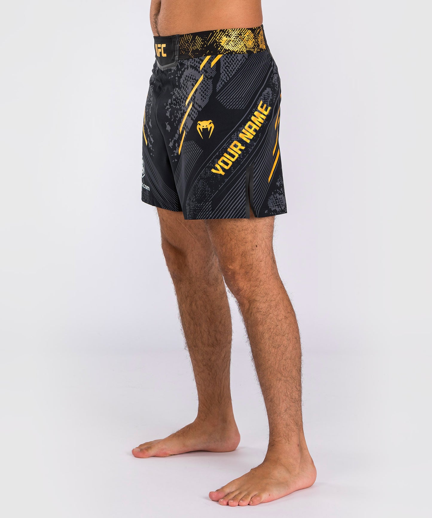 Pantaloncini da combattimento UFC Adrenaline by Venum personalizzati Authentic Fight Night Uomo - Short Fit - Nero/Oro