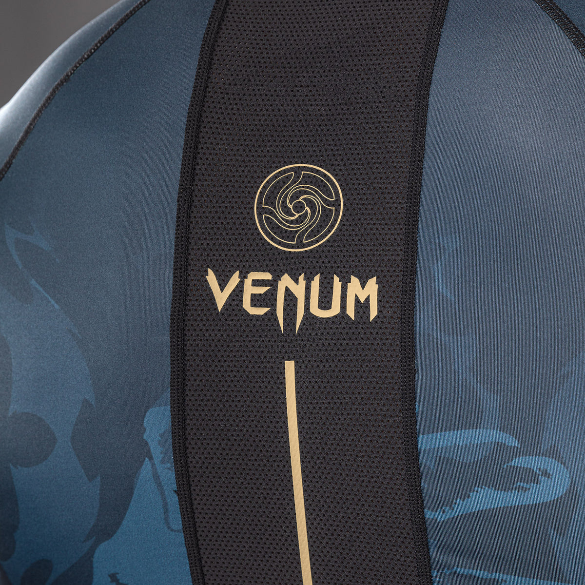 Jujutsu Kaisen x Venum Fushiguro Rashguard a Maniche Corte – Verde Oceano