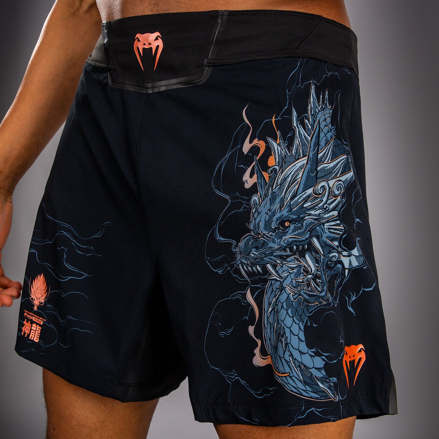Venum Thunder Dragon Pantaloncini da Combattimento – Nero/Grigio/Rame