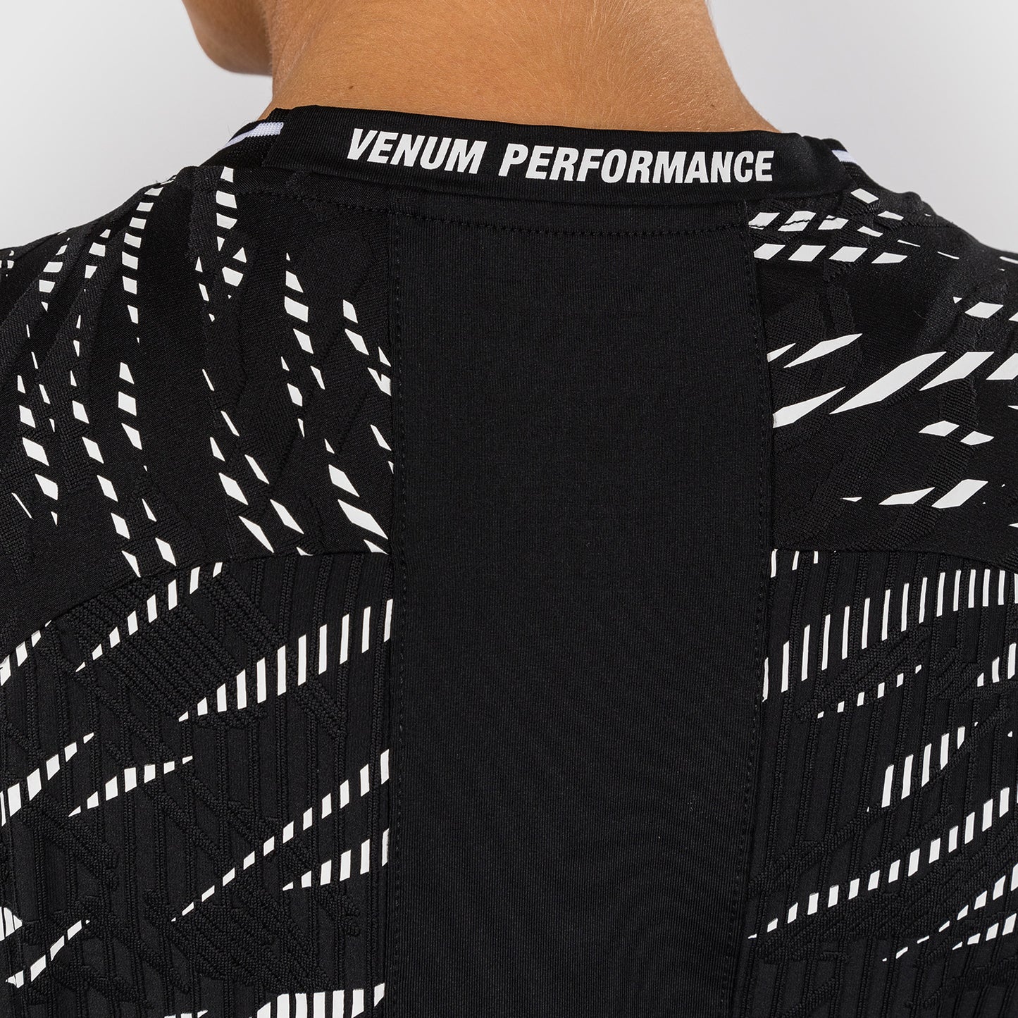 UFC Fusion by Venum Personalizzati Authentic Fight Night Maglietta da Gara per Donna - Nero