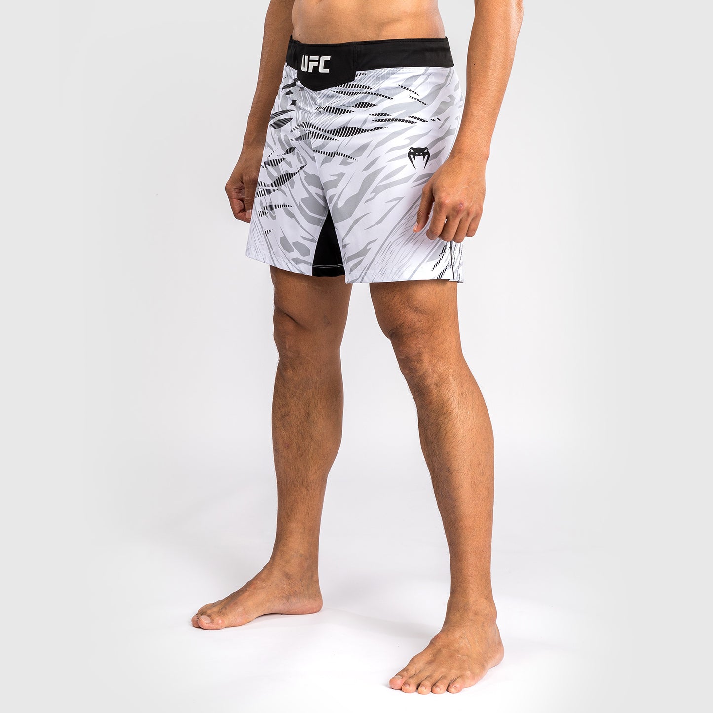 UFC Fusion by Venum Personalizzati Authentic Fight Night Shorts da Lotta per Uomo - Fit Corto - Bianco