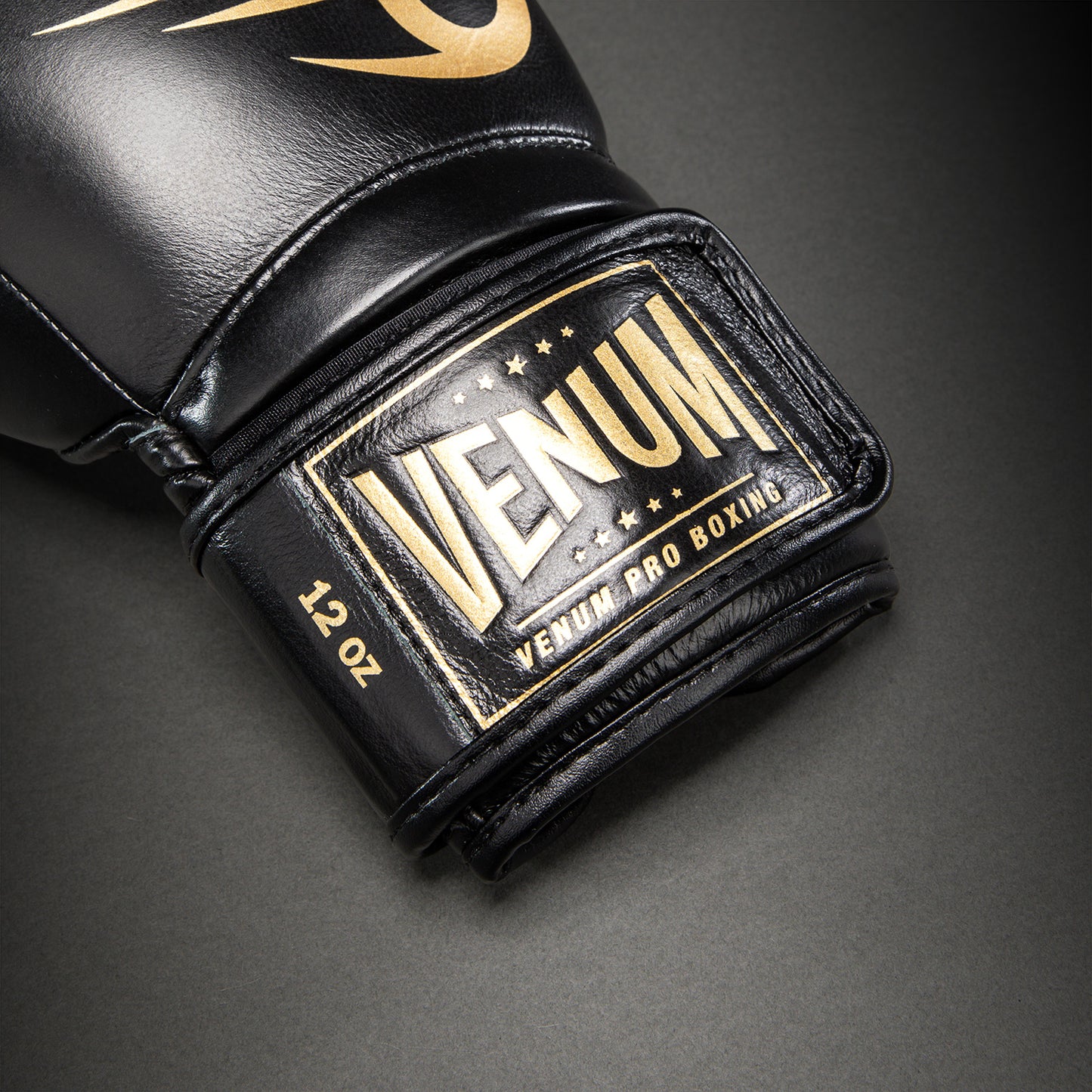Venum Giant 2.0 Mike Tyson Pro Guantoni da boxe – Nero/Oro