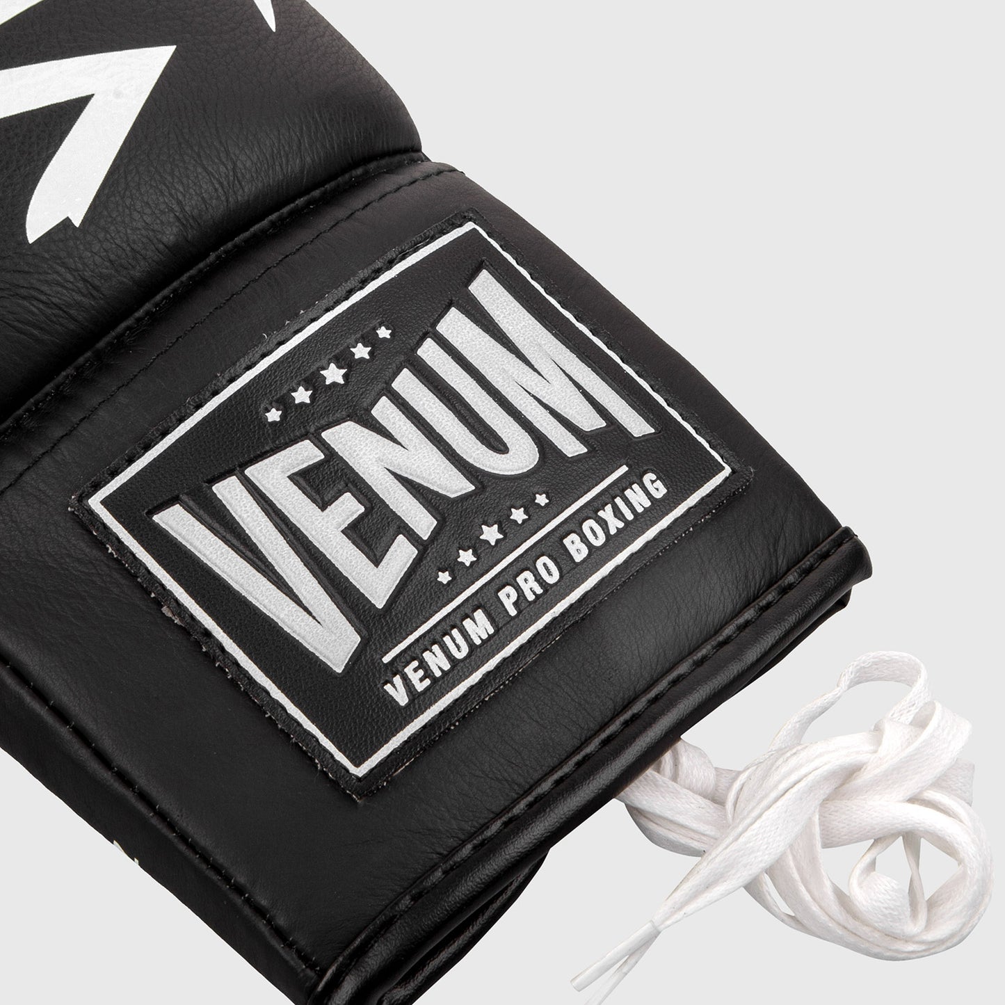 Guantoni da boxe professionali Venum Hammer con lacci - Nero/Bianco
