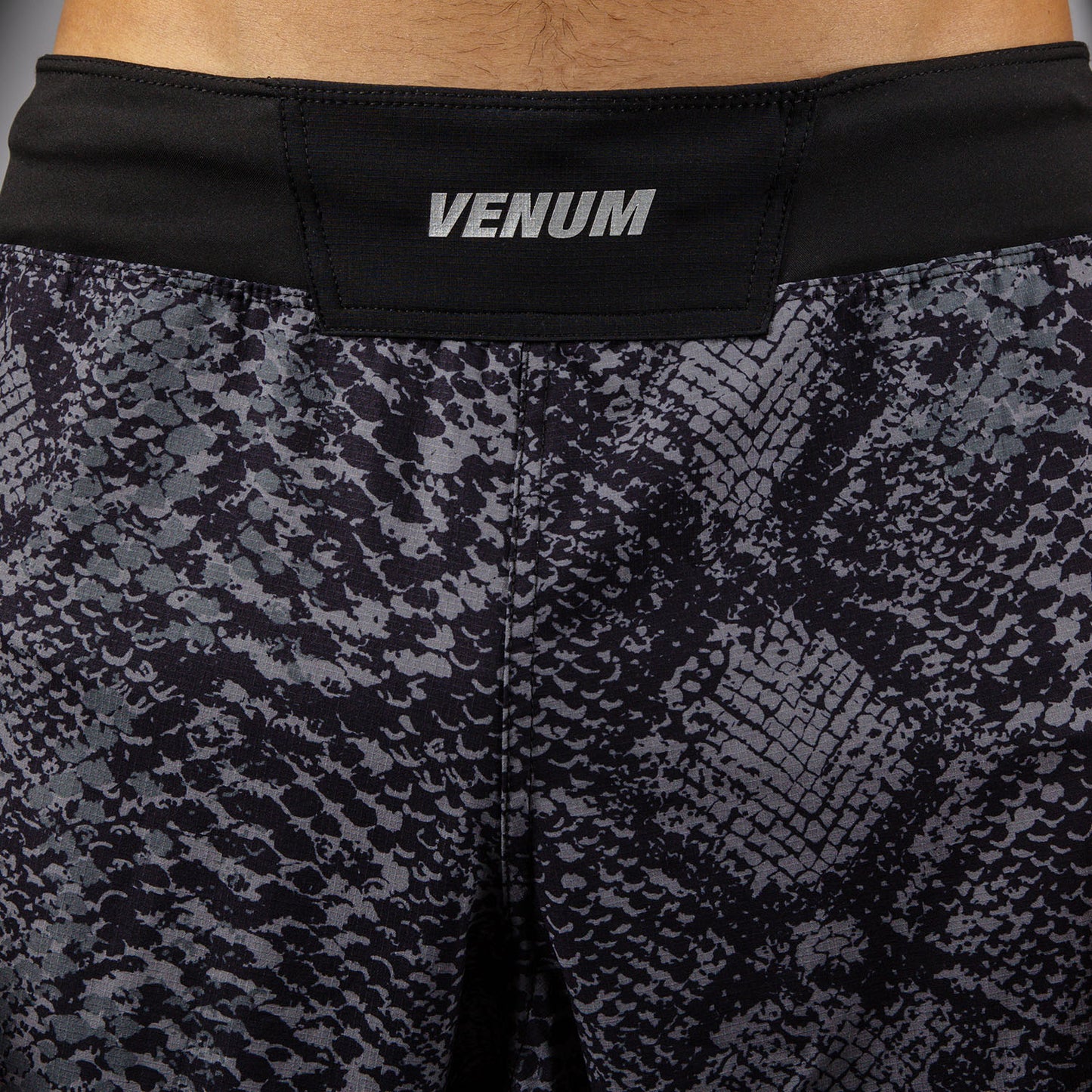 Venum G-Fit Scales Pantaloncini da Combattimento – Nero/Grigio Carbone