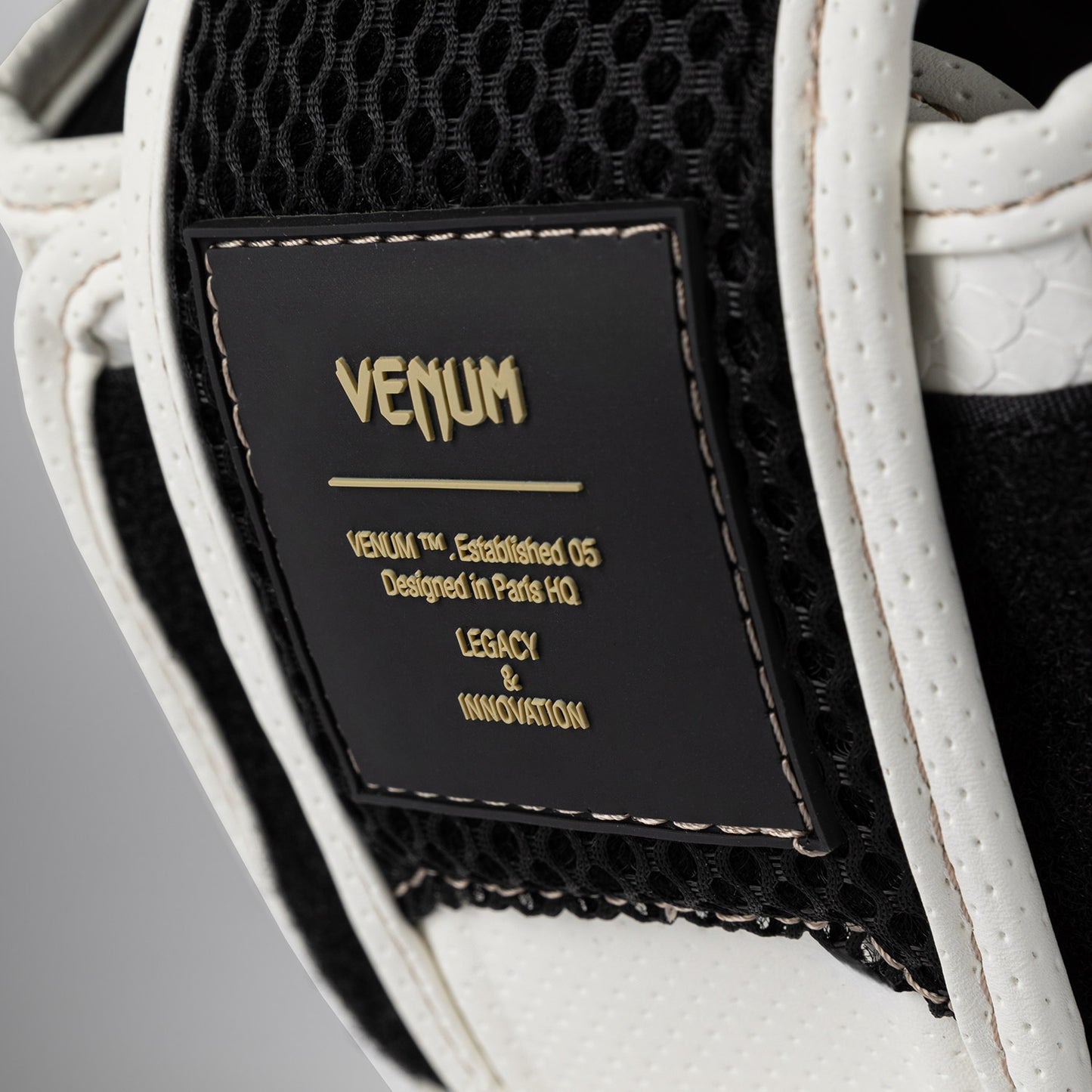 Venum Impact Evo Scales Casco Protettivo – Avorio