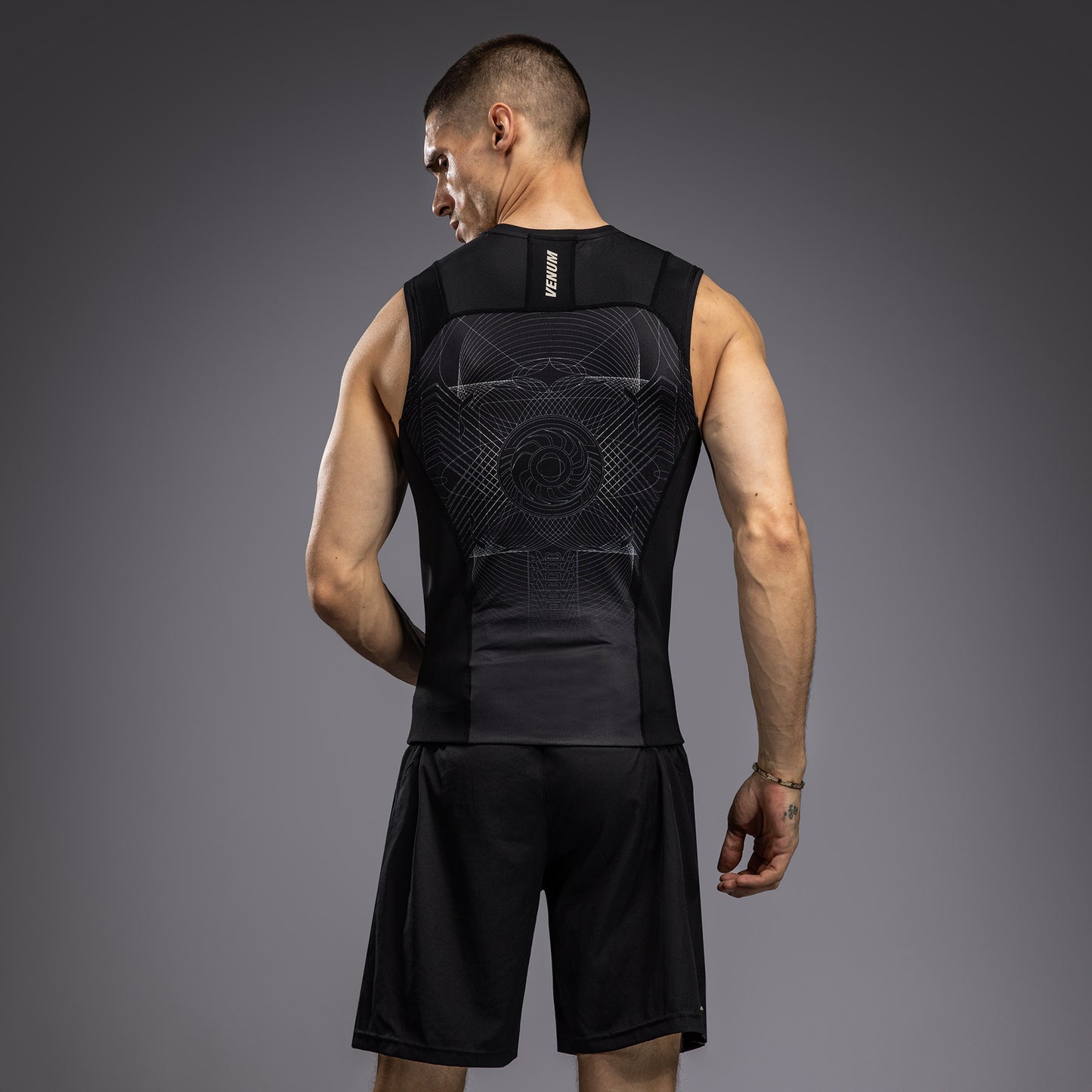 Venum G-Fit Air Rashguard Senza Maniche - Nero Profondo/Sabbia Del Deserto