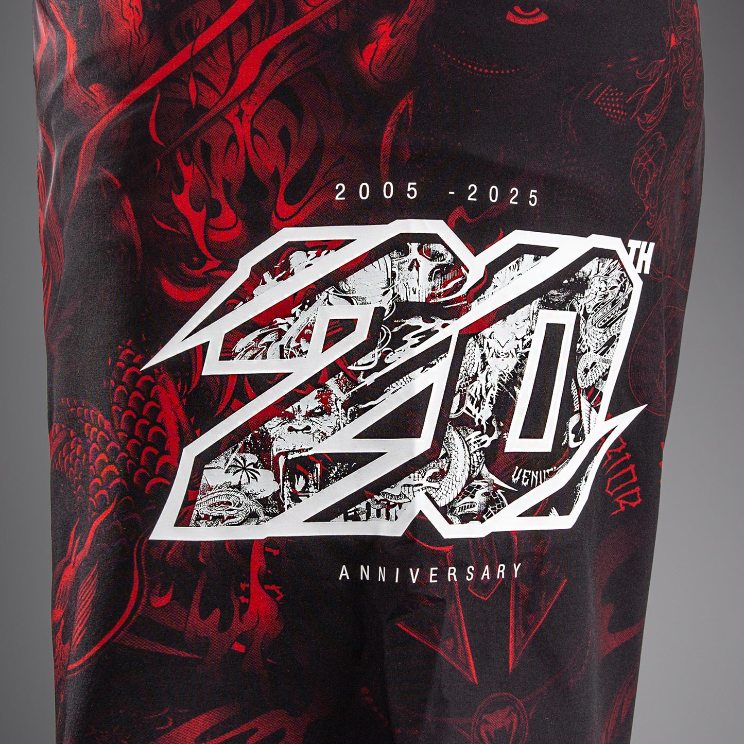 Venum 20th Anniversary Pantaloncini da Combattimento - Nero/Rosso