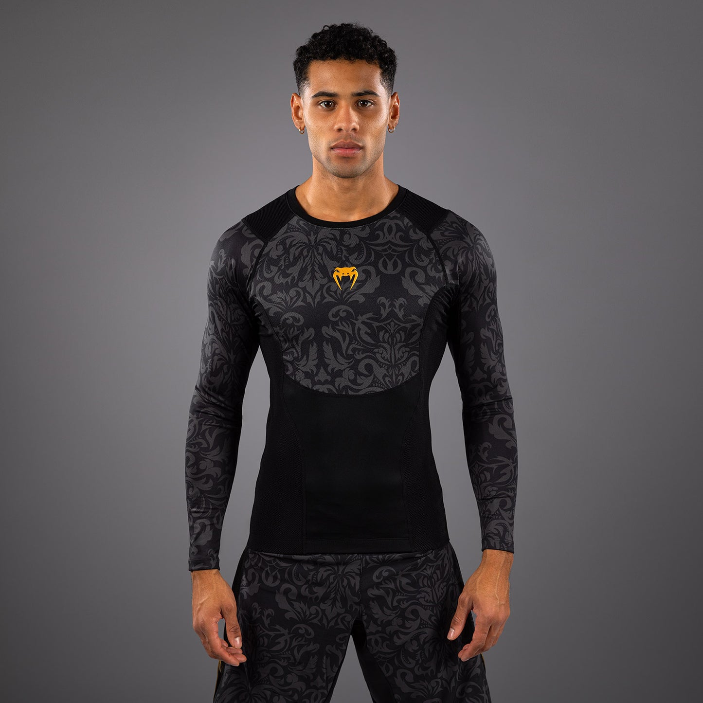 Venum x Topuria Unmatched Edition Rashguard a Maniche Lunghe - Nero/Oro