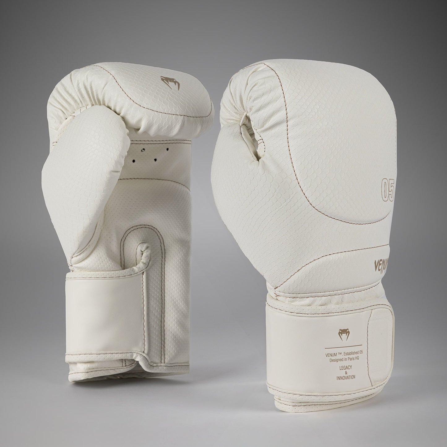 Venum Impact Evo Scales Guanti da boxe – Avorio