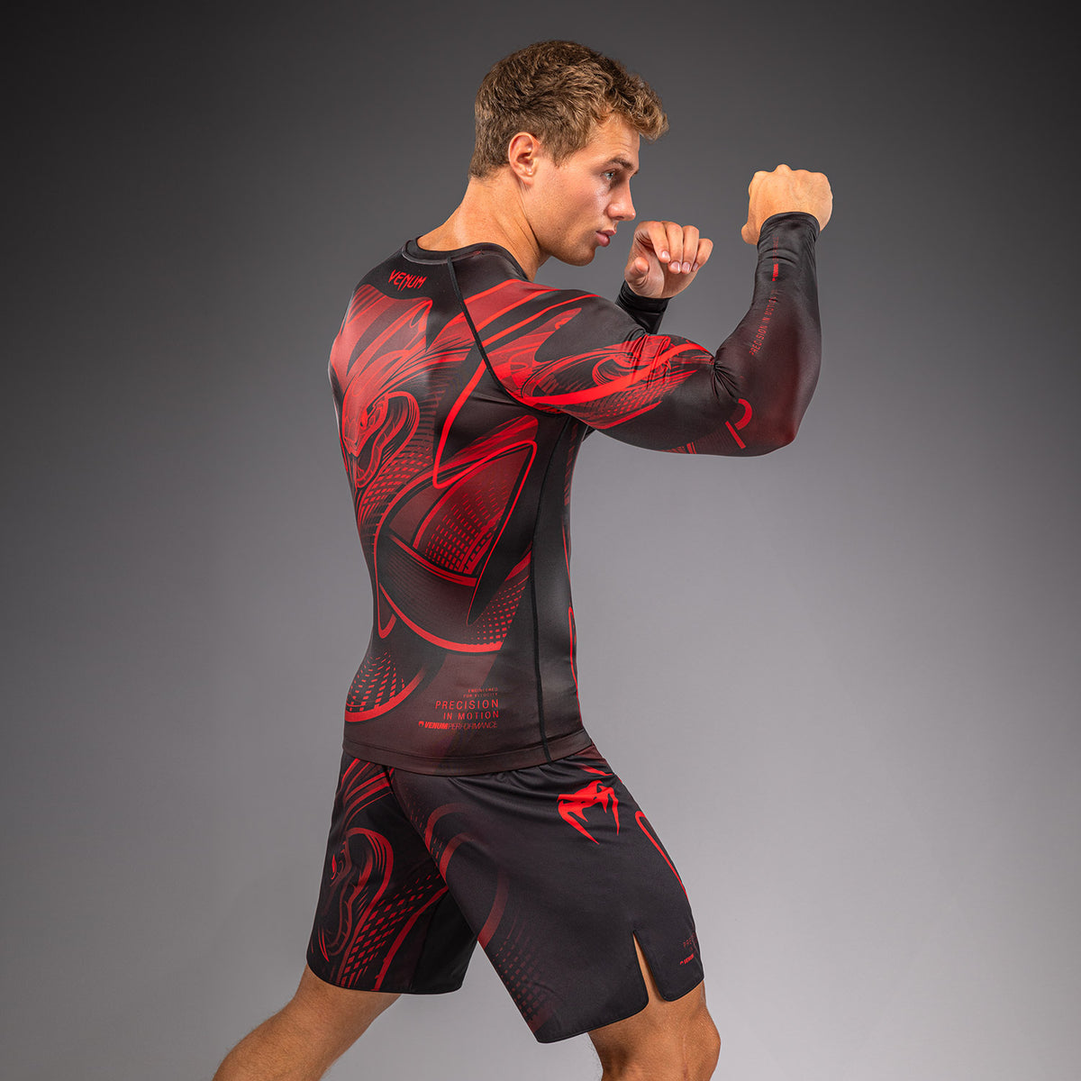 Venum Crimson Viper 2.0 Rashguard a maniche lunghe - Nero/Rosso