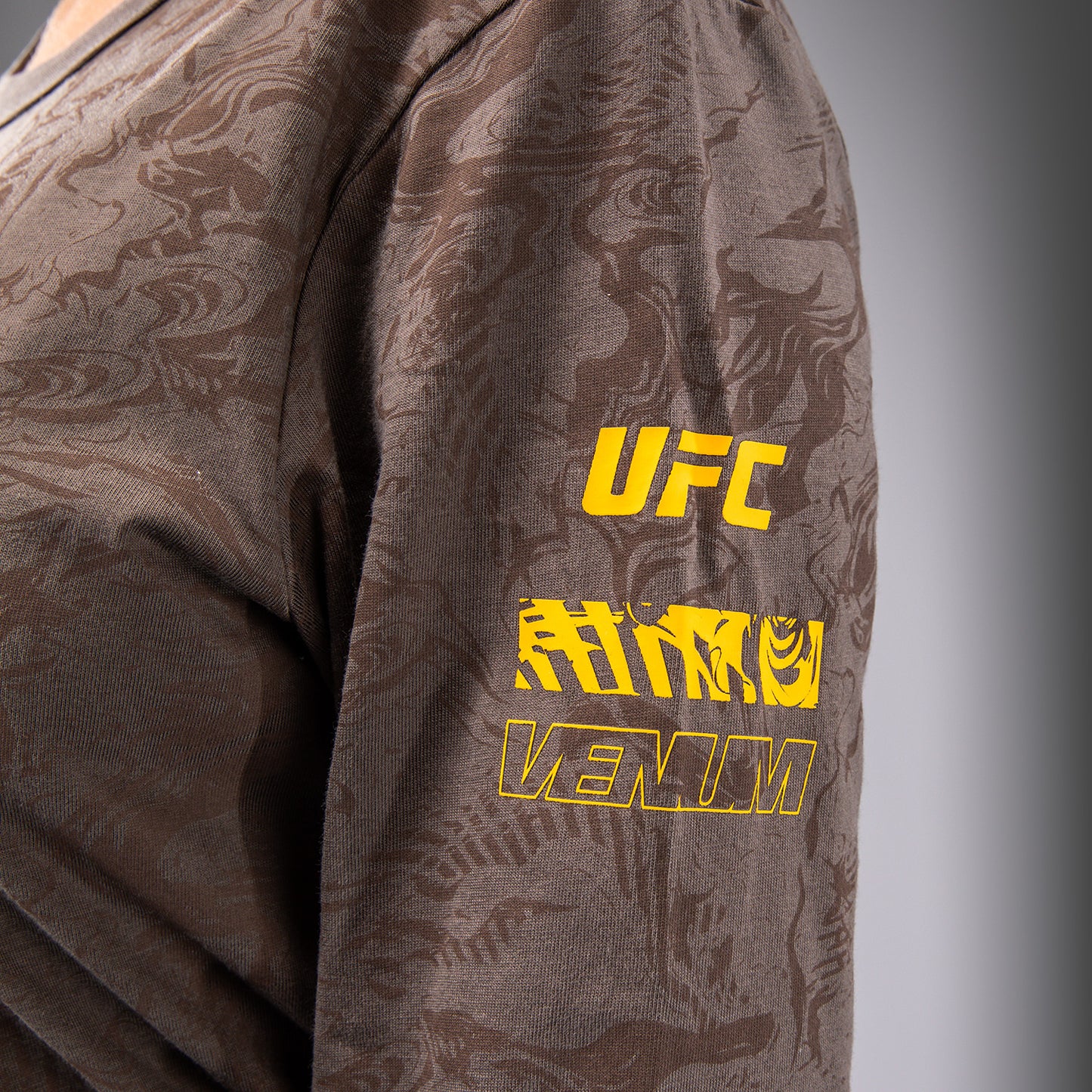 UFC Fusion by Venum Fight Week Maglietta a Manica Lunga in Cotone per Donna - Marrone terra