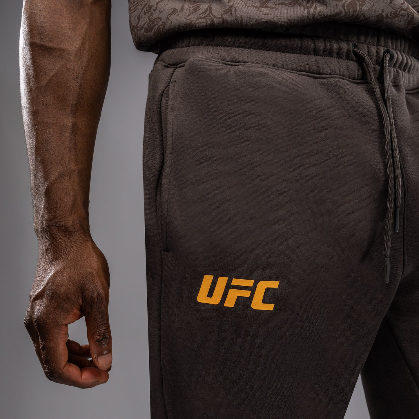 UFC Fusion by Venum Fight Week Pantaloni in Cotone per Uomo - Marrone terra