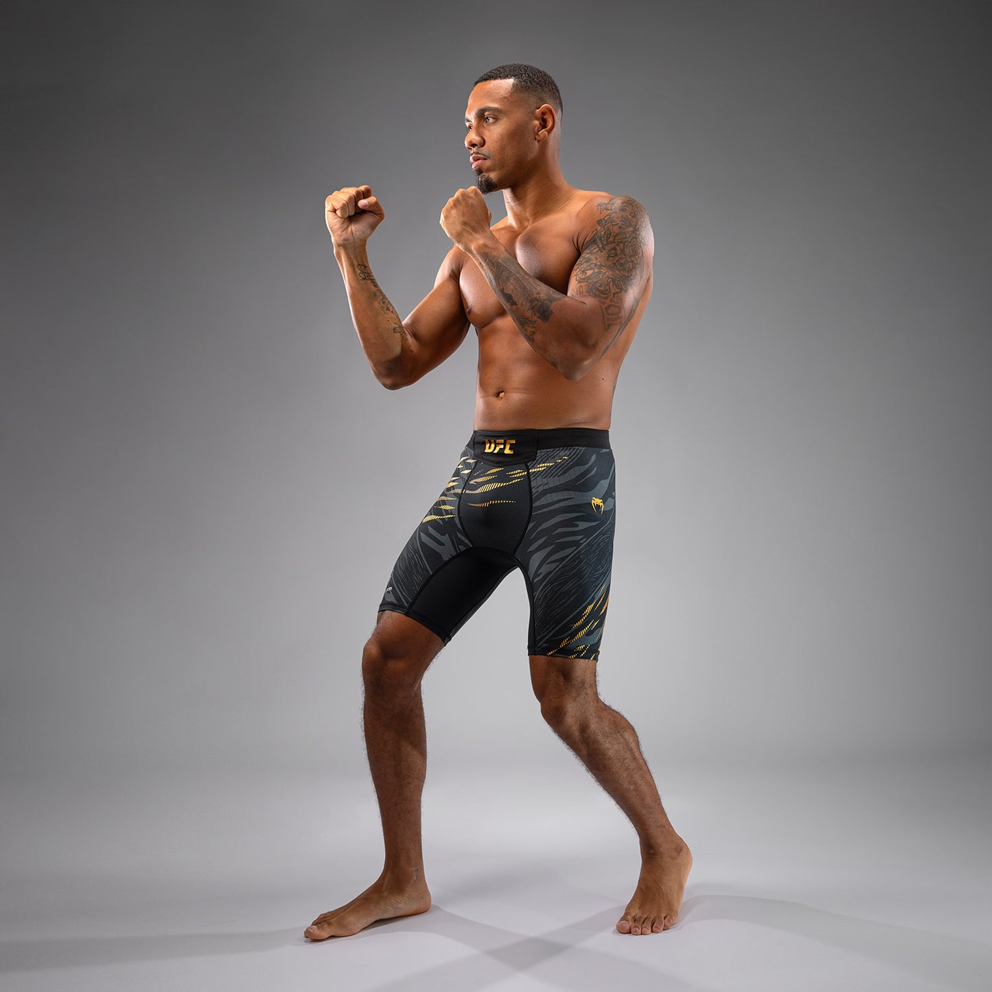 UFC Fusion by Venum Authentic Fight Night Vale Tudo Shorts per Uomo - Champion