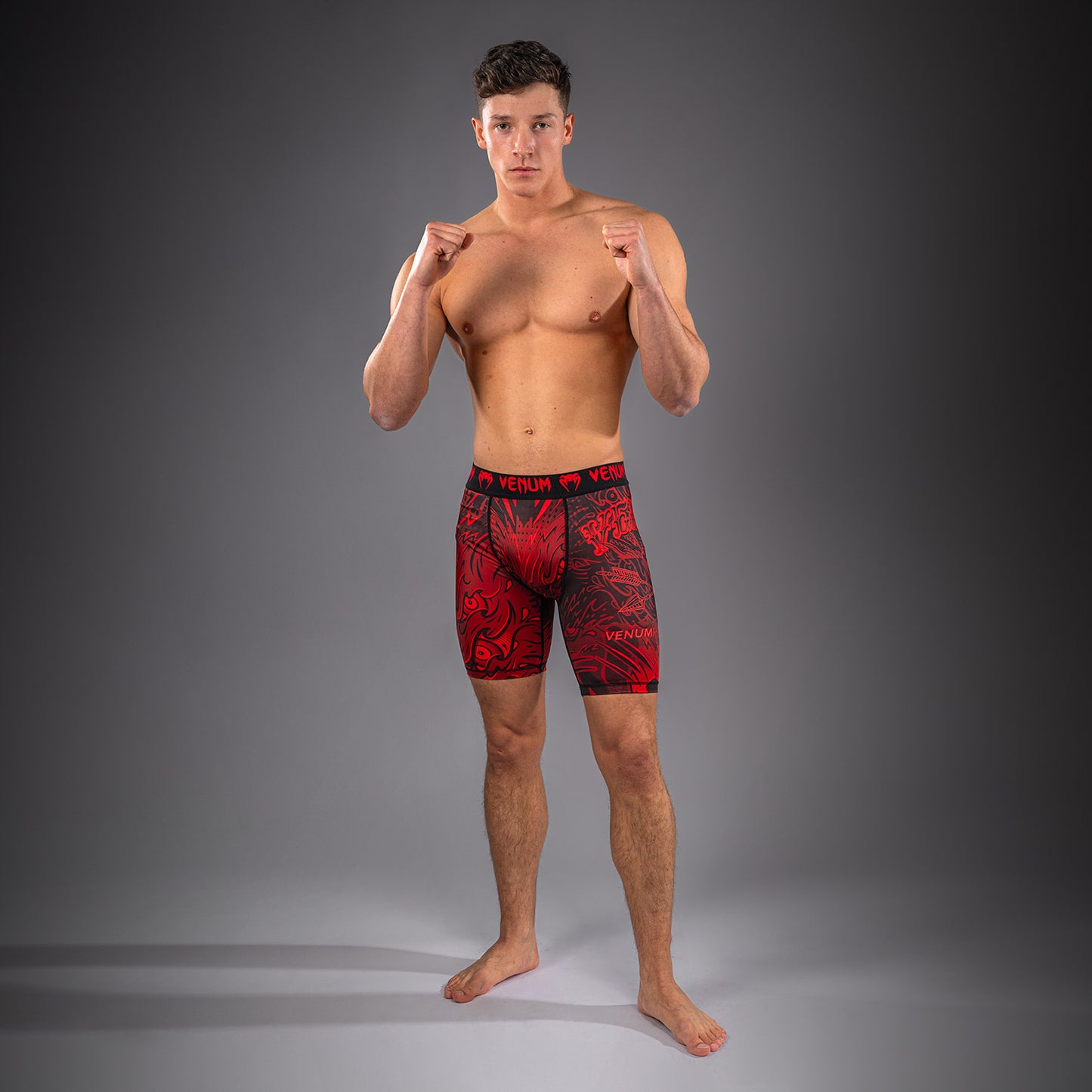 Venum Wolf Atak Pantaloncini a Compressione – Nero/Rosso