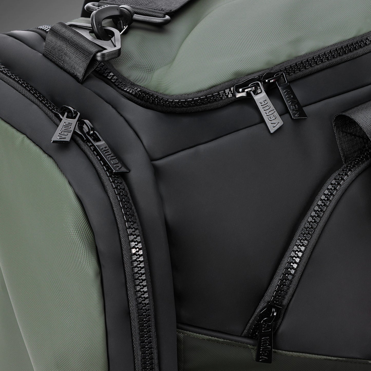Venum Evo 2 Trainer Lite Borsa Sportiva (55-63L) – Nero/Kaki