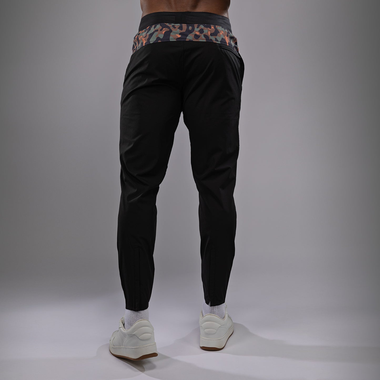 Venum Jungle Ops Joggers da uomo - Nero/Canyon Camo