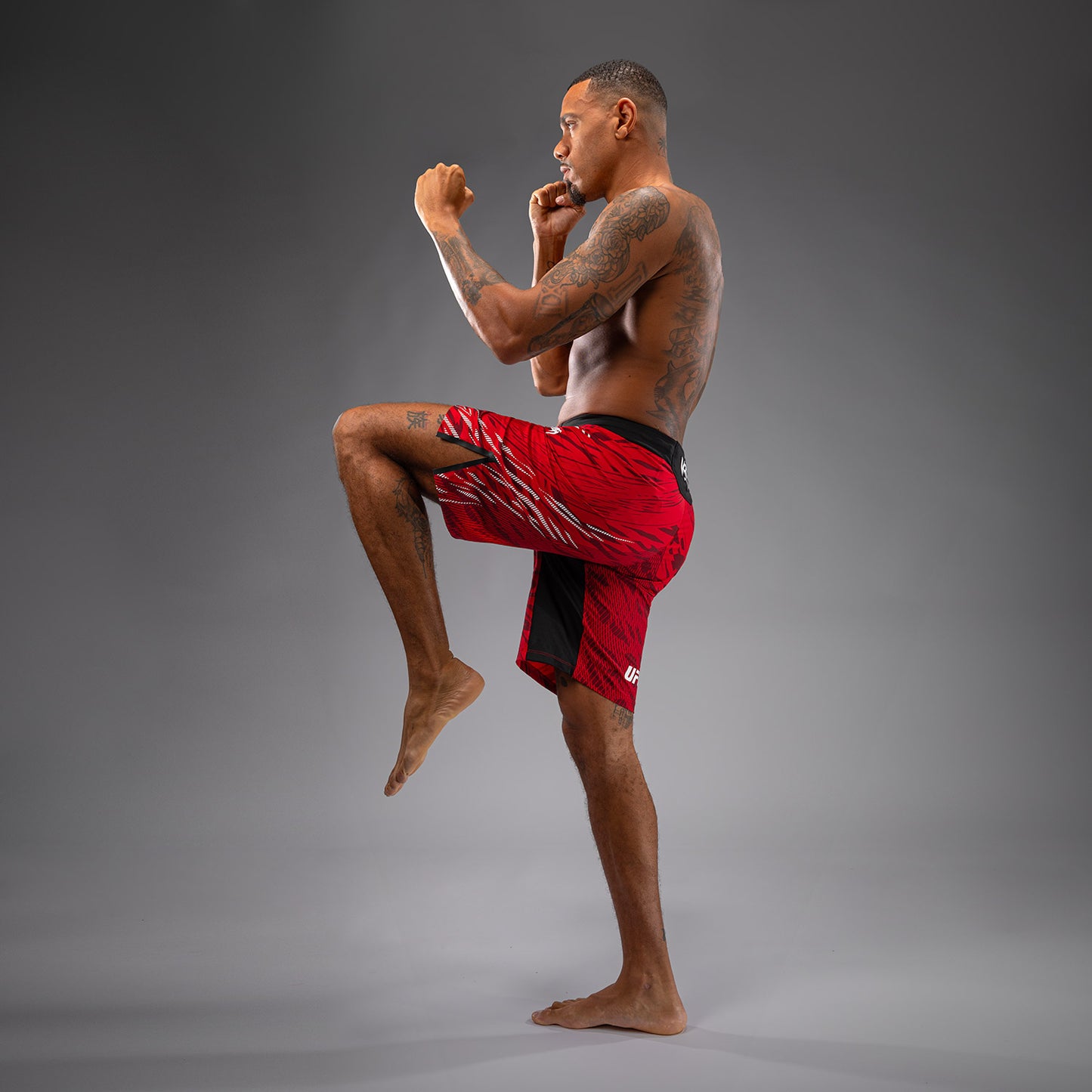 UFC Fusion by Venum Authentic Fight Night Shorts da Lotta per Uomo - Fit Largo - Rosso